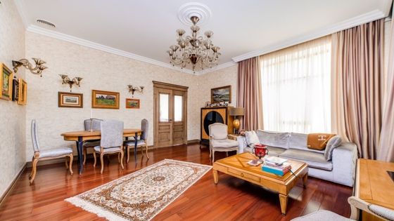 Продажа 3-комнатной квартиры 130 м², 4/9 этаж