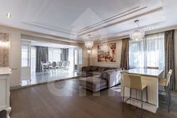 285 м², дом, с участком 12 соток