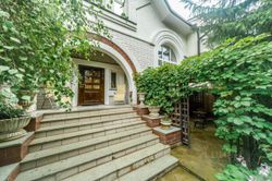 450 м², таунхаус, с участком 8 соток