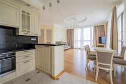 190 м², 5-комн. квартира, 2/6 этаж