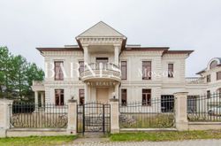 750 м², дом, с участком 22,3 сотки