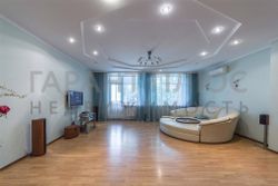 170 м², 3-комн. квартира, 2/5 этаж