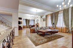 550 м², дом, с участком 28 соток