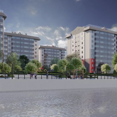 На набережной