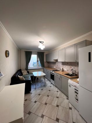 Продажа 2-комнатной квартиры 60,2 м², 14/17 этаж