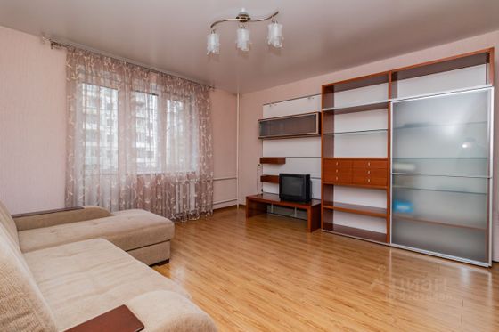 Продажа 2-комнатной квартиры 57 м², 4/10 этаж