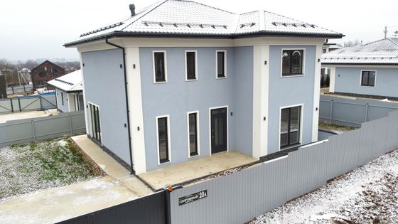 Продажа дома, 184 м², с участком 5 соток