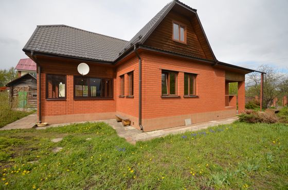 Продажа дома, 240 м², с участком 26 соток