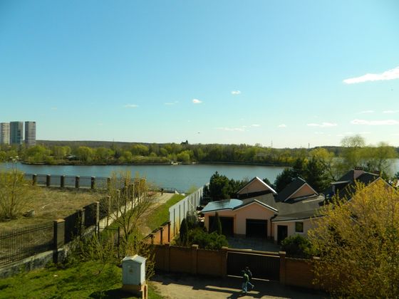 Продажа дома, 230 м², с участком 1 сотка