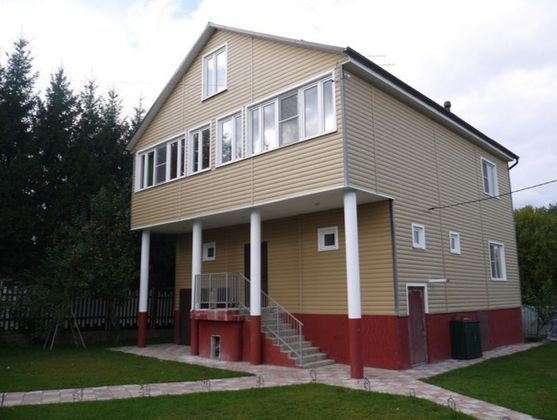Продажа дома, 180 м², с участком 11 соток