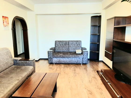 Продажа 3-комнатной квартиры 80,6 м², 10/12 этаж