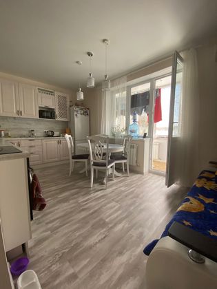 Продажа 2-комнатной квартиры 70 м², 2/17 этаж