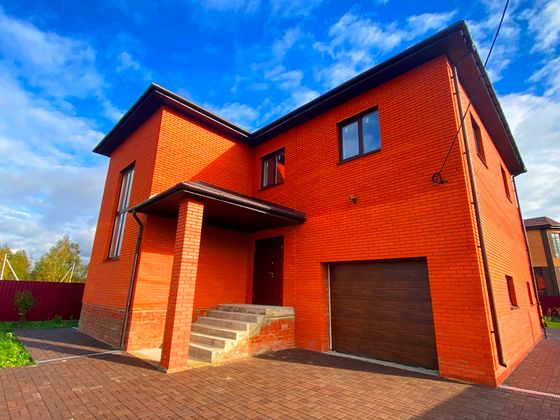 Продажа дома, 292 м², с участком 8 соток
