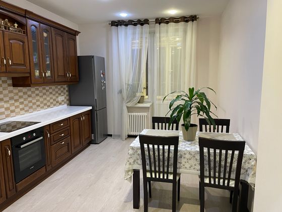 Продажа 2-комнатной квартиры 84 м², 20/25 этаж