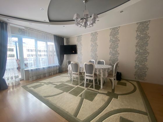 Продажа 3-комнатной квартиры 107 м², 3/3 этаж