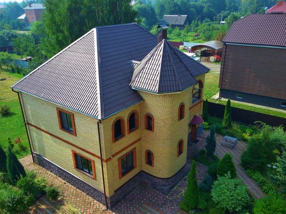 Продажа дома, 320 м², с участком 30 соток