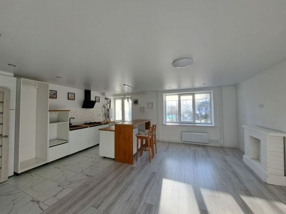 Продажа 2-комнатной квартиры 67,8 м², 2/5 этаж