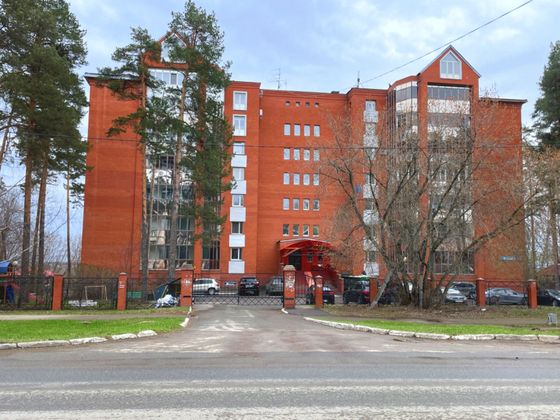 Продажа 4-комнатной квартиры 176,7 м², 1/8 этаж