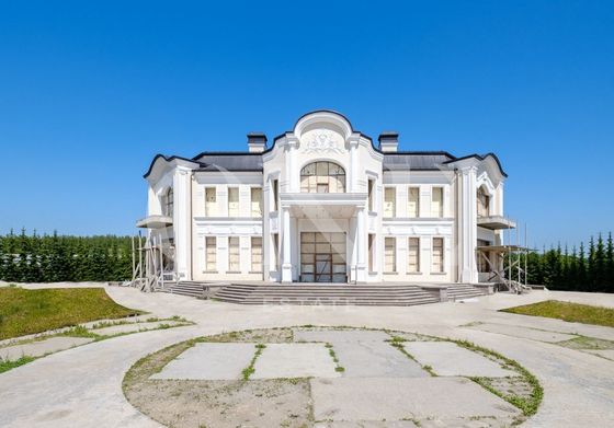 Продажа дома, 5 000 м², с участком 104,8 сотки