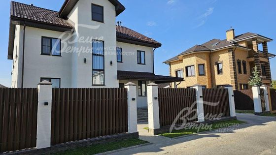 Продажа дома, 340 м², с участком 8 соток