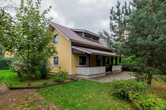 Продажа дома, 90 м², с участком 13 соток