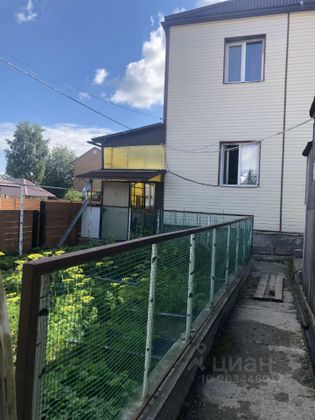 Продажа дома, 300 м², с участком 7 соток