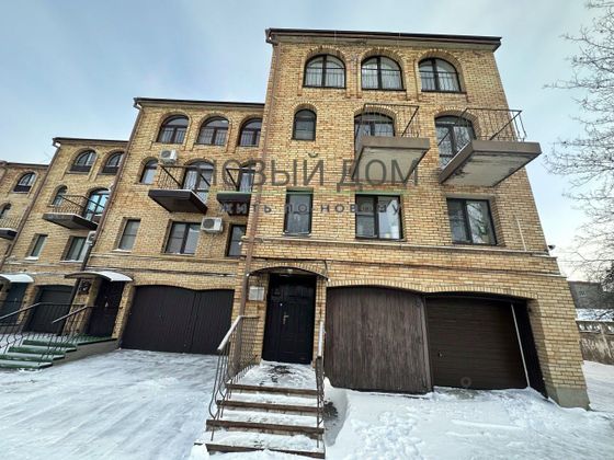 Продажа многокомнатной квартиры 303 м², 1/3 этаж