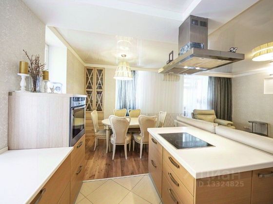 Продажа 4-комнатной квартиры 217,9 м², 17/19 этаж