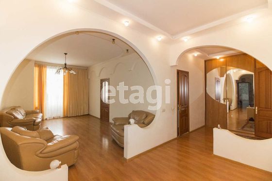 Продажа 4-комнатной квартиры 130 м², 3/7 этаж