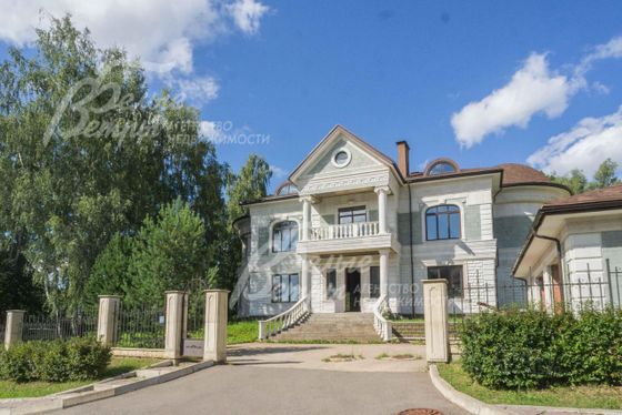 Продажа дома, 869 м², с участком 43,4 сотки