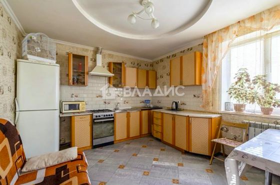 Продажа 2-комнатной квартиры 60 м², 1/3 этаж