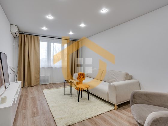 Продажа 3-комнатной квартиры 80,4 м², 3 этаж