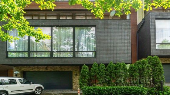 Аренда дома, 435 м², с участком 3 сотки