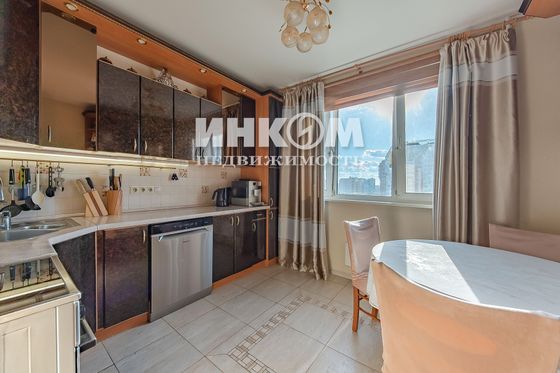 Продажа 3-комнатной квартиры 74 м², 15/17 этаж