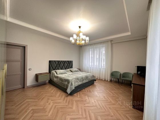 Продажа 4-комнатной квартиры 180 м², 3/8 этаж