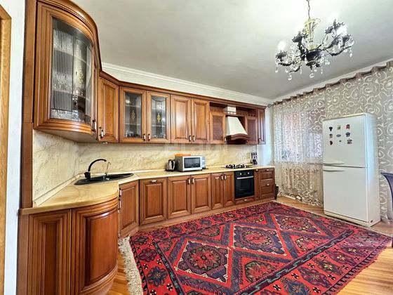 Продажа 3-комнатной квартиры 107 м², 2/3 этаж