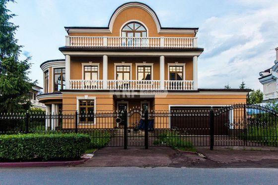 Продажа дома, 600 м², с участком 18,7 сотки