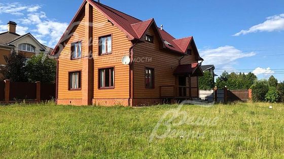 Аренда дома, 300 м², с участком 15 соток