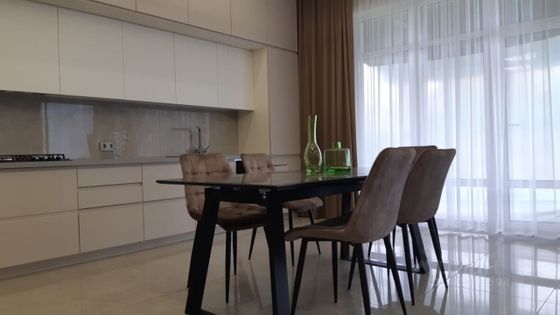 Продажа дома, 240 м², с участком 6 соток