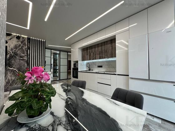 Продажа 3-комнатной квартиры 70 м², 16/17 этаж