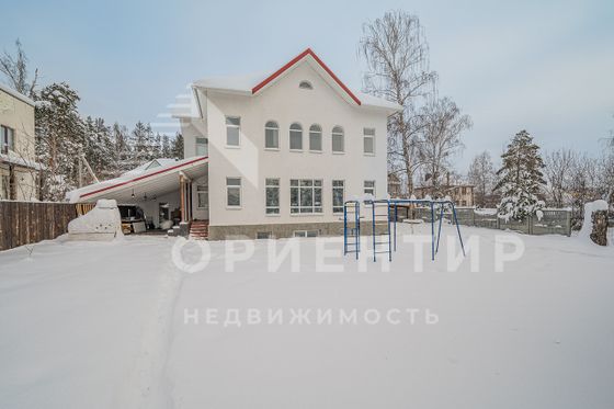 Продажа дома, 350 м², с участком 13 соток