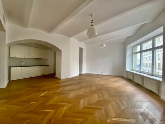 Продажа 2-комнатной квартиры 103 м², 2/5 этаж