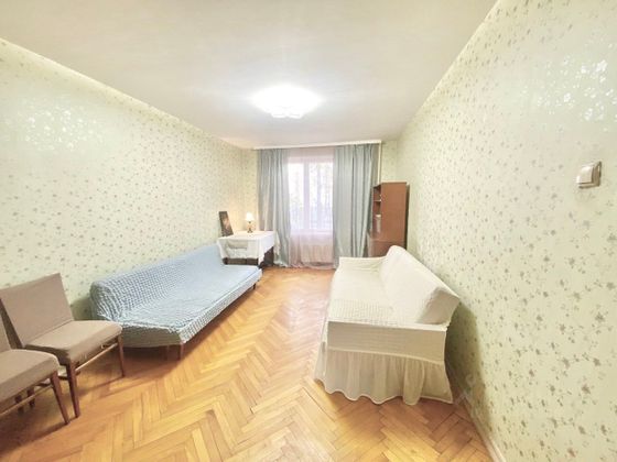 Продажа 3-комнатной квартиры 60 м², 1/9 этаж