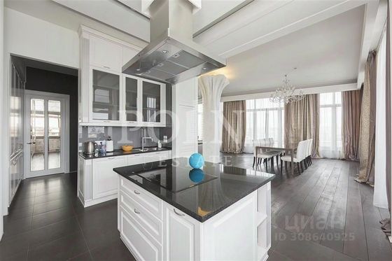 Продажа 4-комнатной квартиры 273,4 м², 7/10 этаж