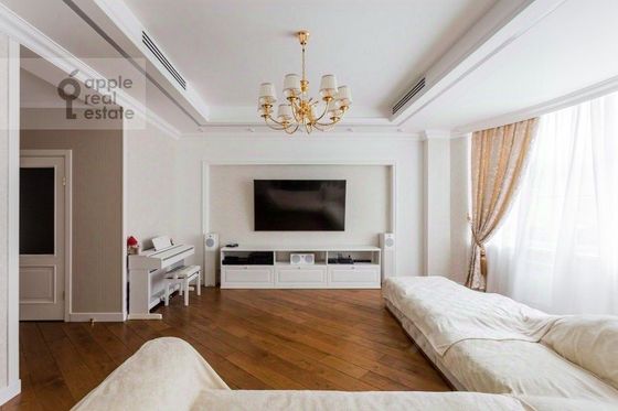 Продажа 4-комнатной квартиры 192 м², 2/6 этаж