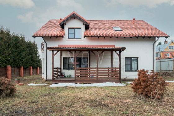 Продажа дома, 190 м², с участком 12 соток