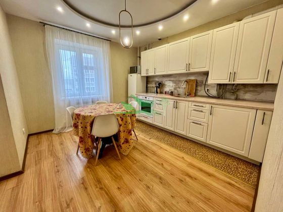 Продажа 3-комнатной квартиры 100 м², 6/7 этаж