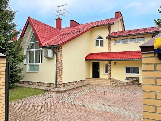 Продажа дома, 200 м², с участком 11,1 сотки