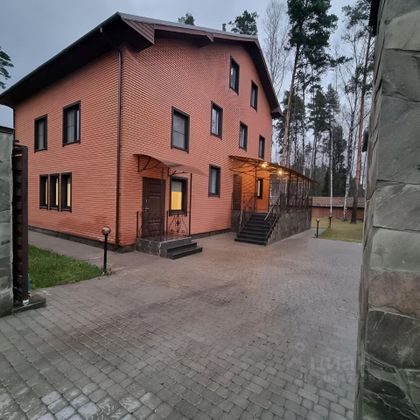 Продажа дома, 300 м², с участком 10 соток