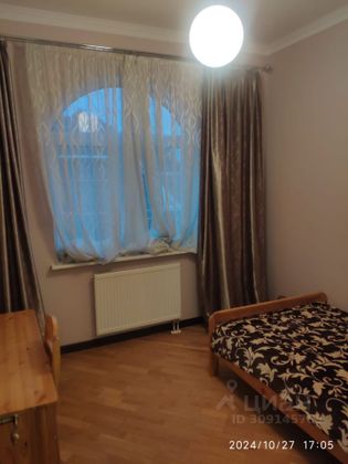 Аренда дома, 282 м², с участком 10 соток